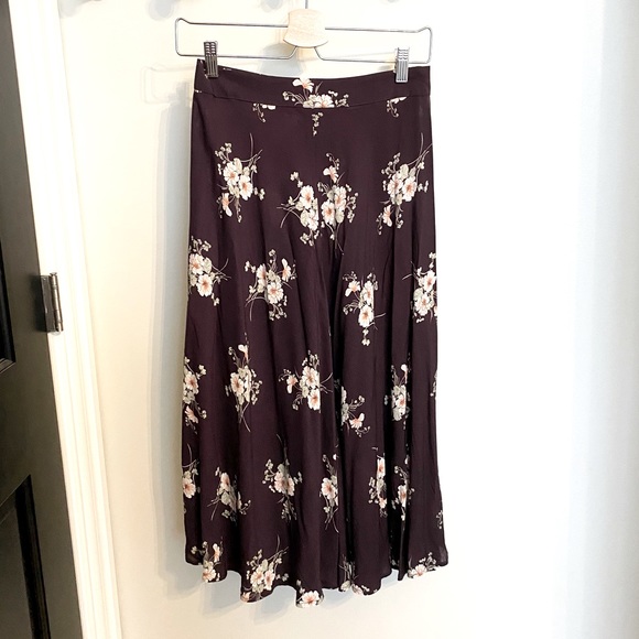 Velvet by Graham & Spencer Floral Print Skirt - Picture 9 of 11